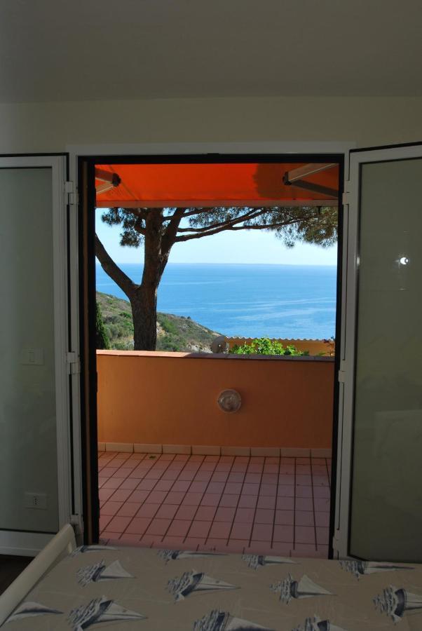 Grotta Azzurra Apartment - Cavoli - Terrazza Vista Mare, Clima E Parcheggio San Piero in Campo  외부 사진