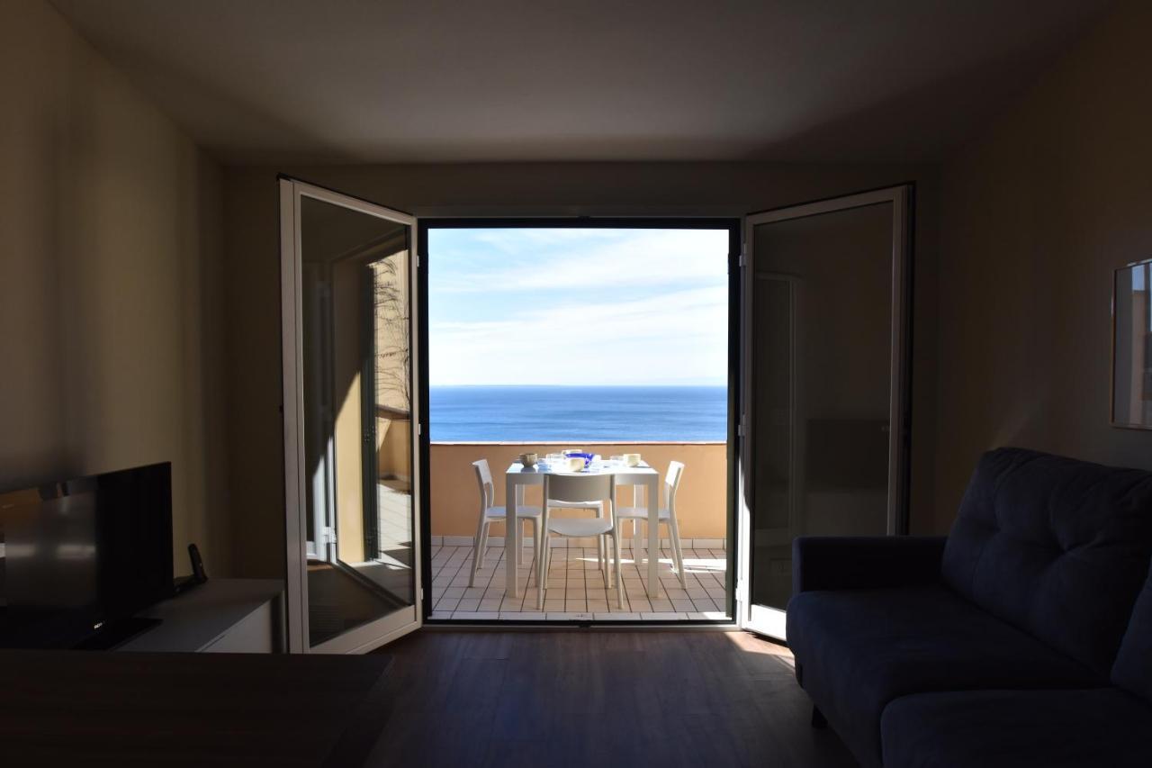 Grotta Azzurra Apartment - Cavoli - Terrazza Vista Mare, Clima E Parcheggio San Piero in Campo  외부 사진