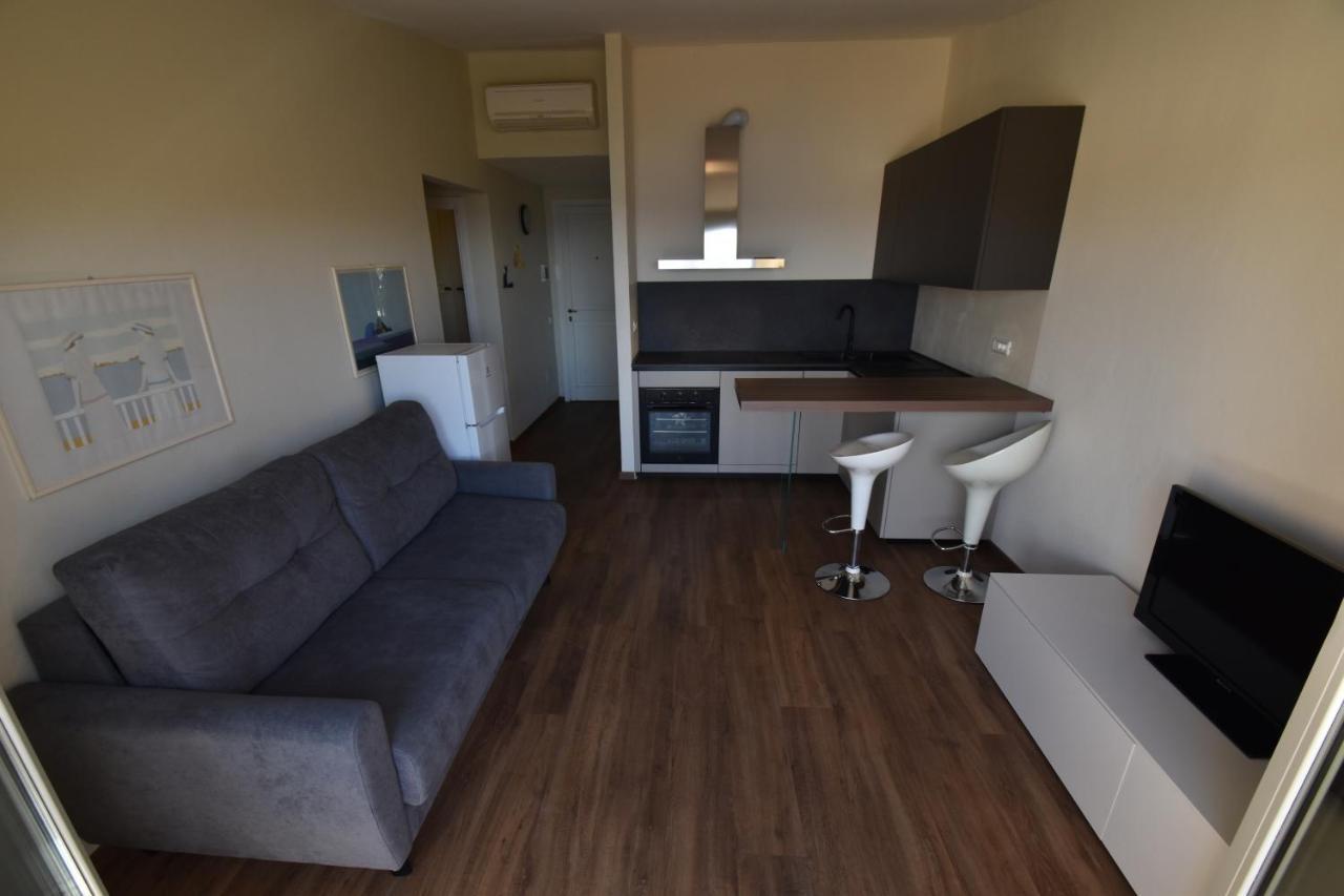 Grotta Azzurra Apartment - Cavoli - Terrazza Vista Mare, Clima E Parcheggio San Piero in Campo  외부 사진